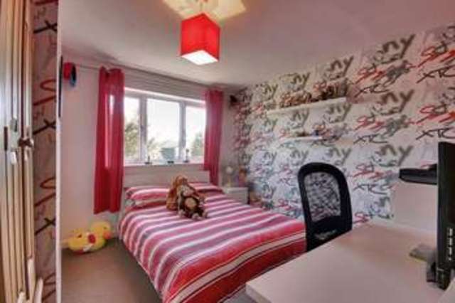  Image of 4 bedroom Detached house for sale in Hayes Walk Smallfield Horley RH6 at Hayes Walk Smallfield Horley, RH6 9QW