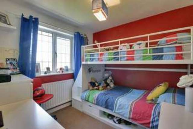  Image of 4 bedroom Detached house for sale in Hayes Walk Smallfield Horley RH6 at Hayes Walk Smallfield Horley, RH6 9QW