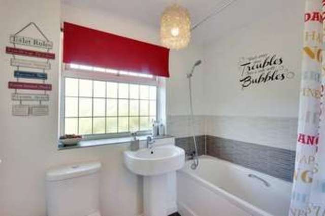  Image of 4 bedroom Detached house for sale in Hayes Walk Smallfield Horley RH6 at Hayes Walk Smallfield Horley, RH6 9QW