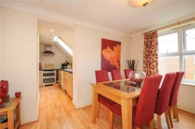  Image of 2 bedroom Apartment to rent in Heath Hill Road South Crowthorne RG45 at Crowthorne Berkshire Crowthorne, RG45 7BH