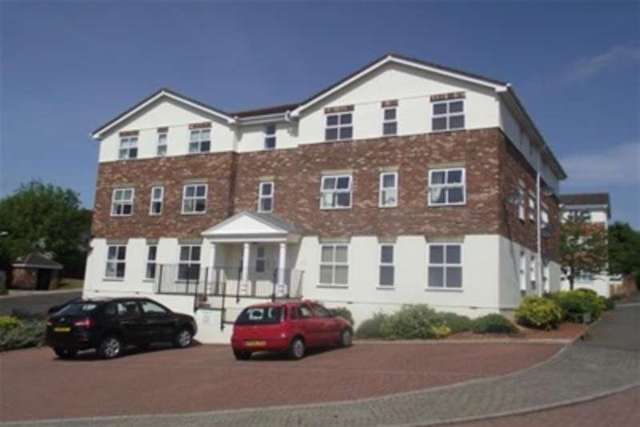  Image of 2 bedroom Flat to rent in Earlswood Drive Paignton TQ3 at Paignton, TQ3 3GR