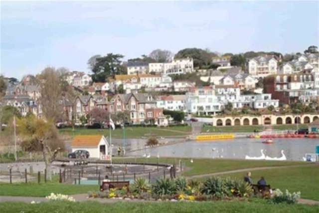  Image of 2 bedroom Flat to rent in Earlswood Drive Paignton TQ3 at Paignton, TQ3 3GR