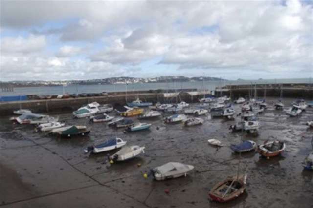  Image of 2 bedroom Flat to rent in Earlswood Drive Paignton TQ3 at Paignton, TQ3 3GR
