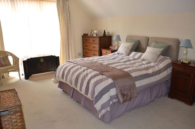  Image of 3 bedroom Terraced house for sale in Stocks Close Hildenborough Tonbridge TN11 at Stocks Close Hildenborough Tonbridge, TN11 8AY