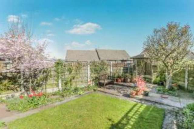  Image of 3 bedroom Bungalow for sale in Hill Top Grove Harrogate HG1 at Harrogate North Yorkshire Bilton, HG1 3BP