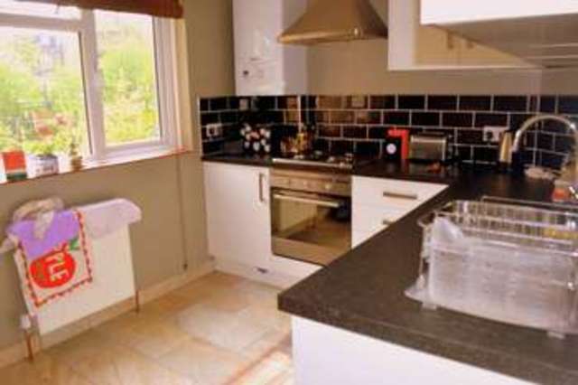  Image of 2 bedroom Flat to rent in Hilldrop Crescent London N7 at Hilldrop Crescent Cmaden London, N7 0JA
