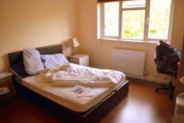  Image of 2 bedroom Flat to rent in Hilldrop Crescent London N7 at Hilldrop Crescent Cmaden London, N7 0JA