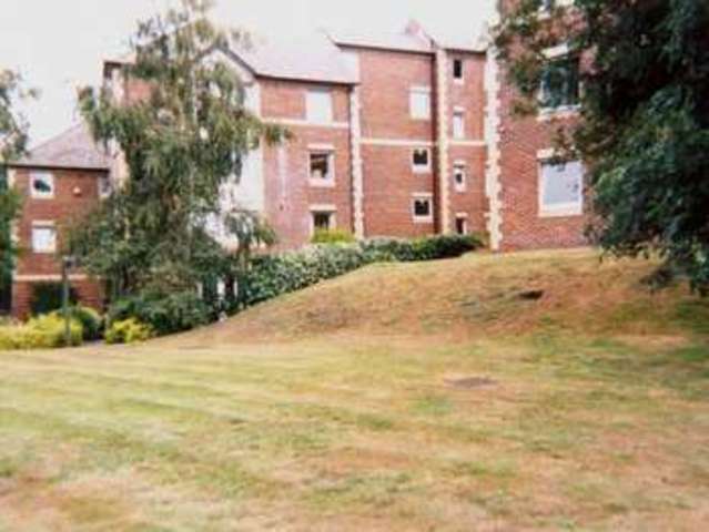  Image of 1 bedroom Retirement Property for sale in Jews Walk London SE26 at Jews Walk  Sydenham, SE26 4NN