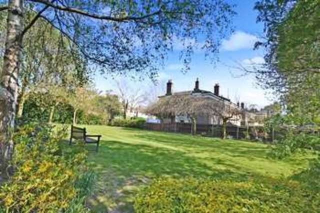  Image of 1 bedroom Retirement Property for sale in Jews Walk London SE26 at Jews Walk  Sydenham, SE26 4NN