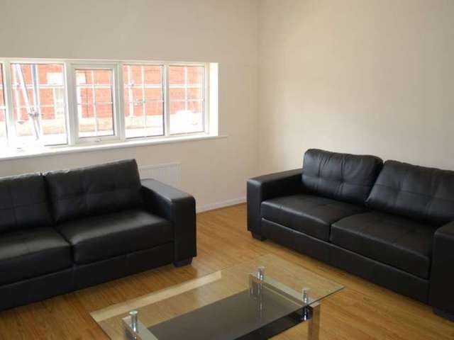  Image of 1 bedroom Detached house to rent in Hoole Road Hoole Chester CH2 at Hoole Chester Cheshire, CH2 3NH