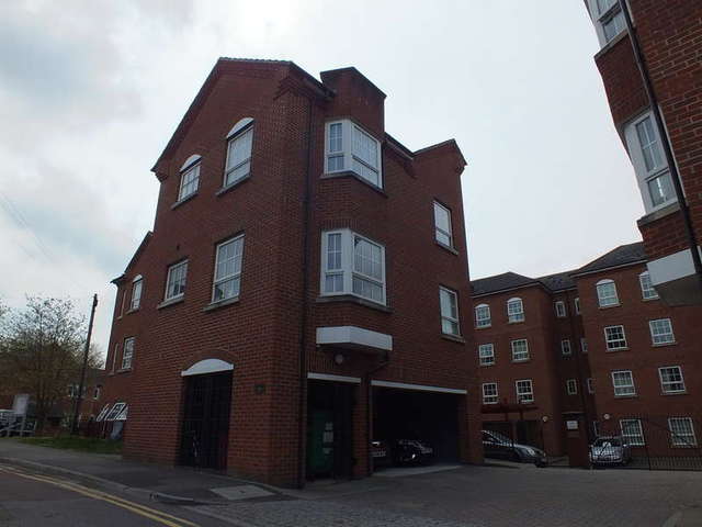  Image of 2 bedroom Flat to rent in Katesgrove Lane Reading RG1 at Katesgrove Lane Reading Berkshire, RG1 2NH
