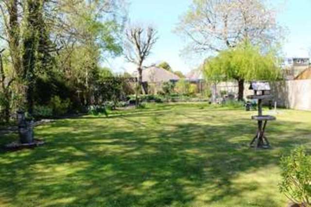  Image of 4 bedroom Property for sale in Idsworth Road Cowplain Waterlooville PO8 at Idsworth Road Cowplain Waterlooville, PO8 8BD