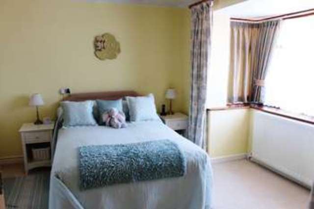  Image of 4 bedroom Property for sale in Idsworth Road Cowplain Waterlooville PO8 at Idsworth Road Cowplain Waterlooville, PO8 8BD
