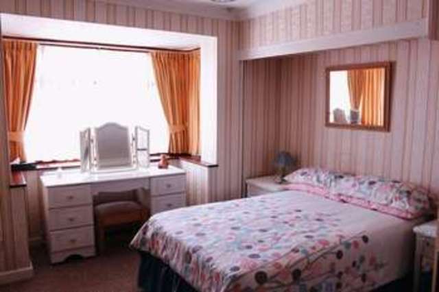  Image of 4 bedroom Property for sale in Idsworth Road Cowplain Waterlooville PO8 at Idsworth Road Cowplain Waterlooville, PO8 8BD