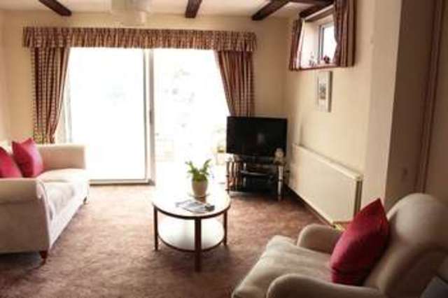  Image of 4 bedroom Property for sale in Idsworth Road Cowplain Waterlooville PO8 at Idsworth Road Cowplain Waterlooville, PO8 8BD