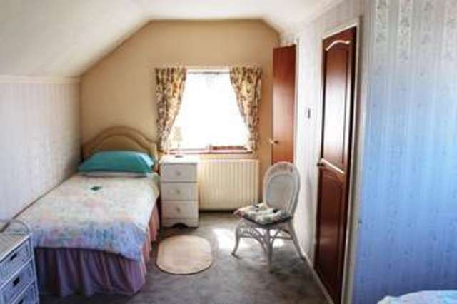  Image of 4 bedroom Property for sale in Idsworth Road Cowplain Waterlooville PO8 at Idsworth Road Cowplain Waterlooville, PO8 8BD
