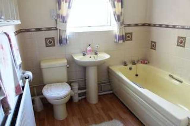  Image of 4 bedroom Property for sale in Idsworth Road Cowplain Waterlooville PO8 at Idsworth Road Cowplain Waterlooville, PO8 8BD