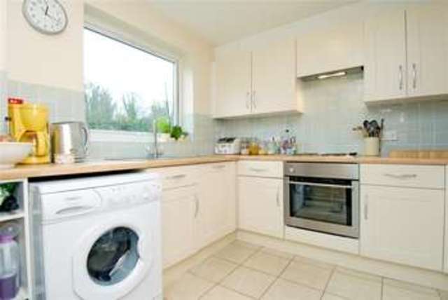  Image of 2 bedroom Maisonette for sale in Southcote Road Reading RG30 at Southcote Road Reading Reading, RG30 2DG