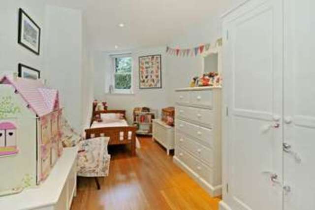  Image of 4 bedroom Flat for sale in Kenilworth Road Redland Bristol BS6 at Kenilworth Road Redland Bristol, BS6 6ER