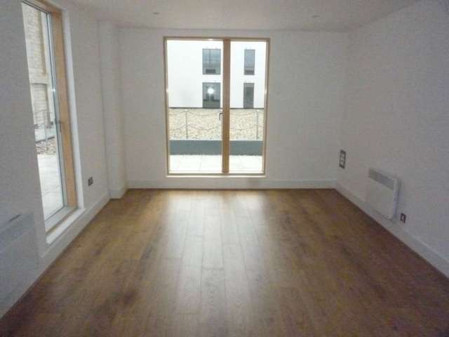  Image of 1 bedroom Apartment to rent in Foundry Lane Ipswich IP4 at College Street  Ipswich, IP4 1DJ