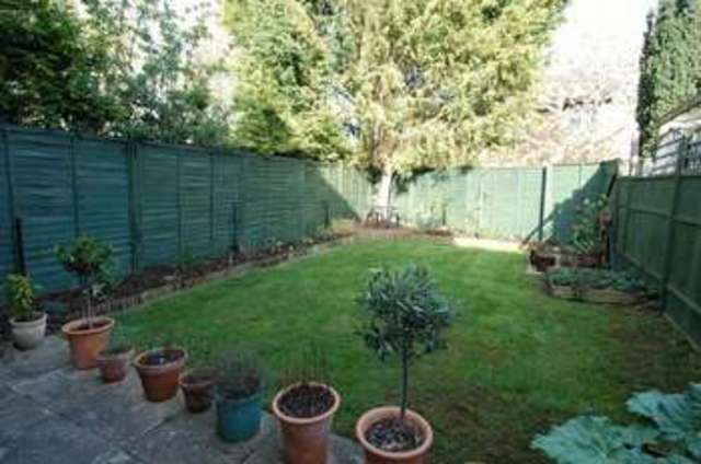  Image of 3 bedroom Terraced house for sale in Osborne Close Kidlington OX5 at Osborne Close  Kidlington, OX5 1TU