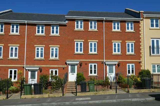  Image of 1 bedroom Property to rent in Royal Crescent Exeter EX2 at Exeter, EX2 7QB