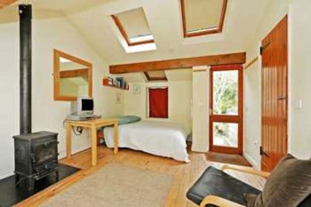  Image of 4 bedroom Terraced house for sale in Kingsdown Parade Kingsdown Bristol BS6 at Kingsdown Parade Kingsdown Bristol, BS6 5UF