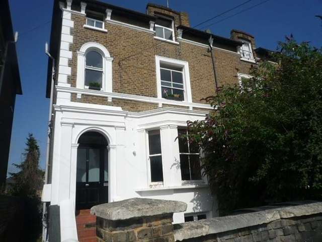  Image of 1 bedroom Flat to rent in Knights Park Kingston upon Thames KT1 at Kingston upon Thames, KT1 2QN