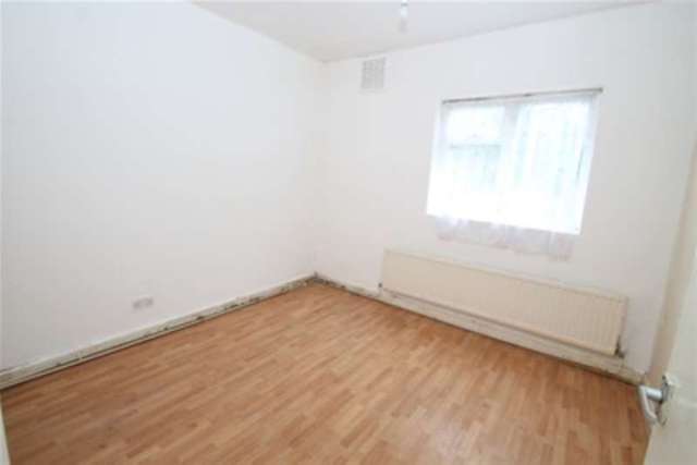  Image of 2 bedroom Flat to rent in Laleham Road London SE6 at London, SE6 2HU