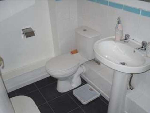  Image of 1 bedroom Flat to rent in Langton Way Bristol BS4 at Langton Way St Annes Park Bristol, BS4 4AU