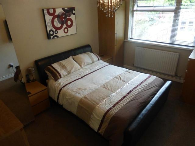  Image of 2 bedroom Maisonette for sale in Lea Vale Dartford DA1 at Crayford Kent Crayford, DA1 4DL