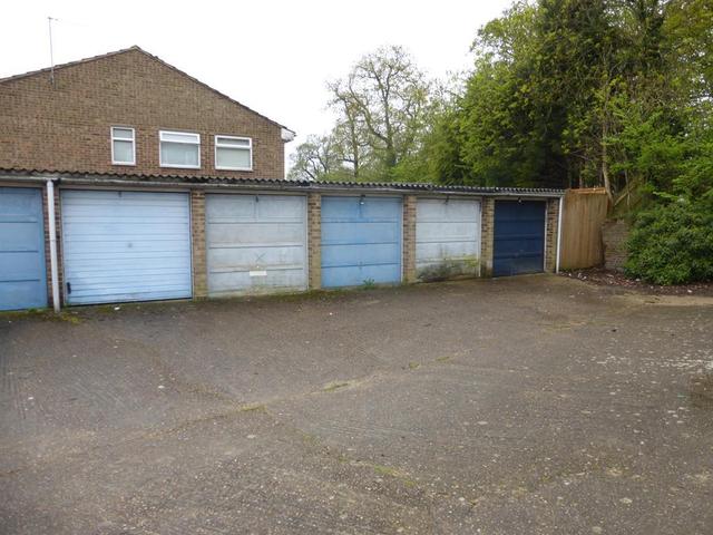  Image of 2 bedroom Maisonette for sale in Lea Vale Dartford DA1 at Crayford Kent Crayford, DA1 4DL