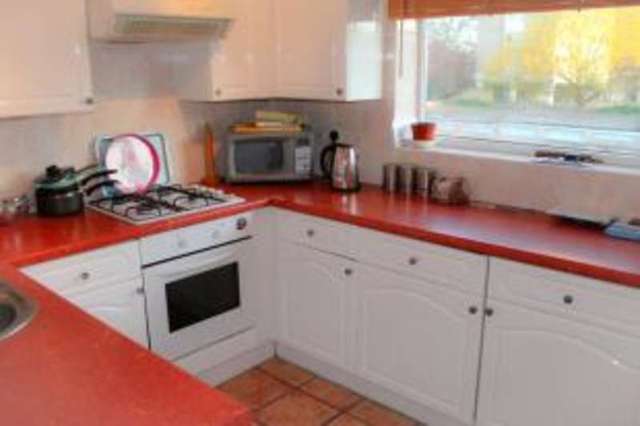  Image of 2 bedroom Maisonette for sale in Hudson Crescent Eastwood Leigh-on-Sea SS9 at Leigh-on-Sea Essex Eastwood, SS9 5XT