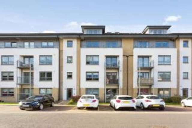  Image of 3 bedroom Flat for sale in Motherwell Road Newarthill Motherwell ML1 at Motherwell North Lanarkshire Motherwell, ML1 3FX