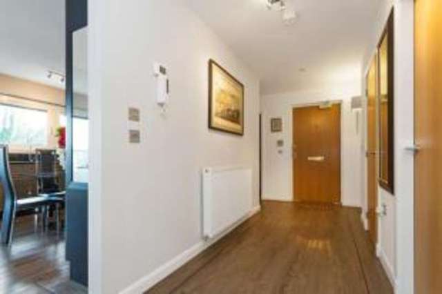  Image of 3 bedroom Flat for sale in Motherwell Road Newarthill Motherwell ML1 at Motherwell North Lanarkshire Motherwell, ML1 3FX