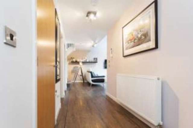  Image of 3 bedroom Flat for sale in Motherwell Road Newarthill Motherwell ML1 at Motherwell North Lanarkshire Motherwell, ML1 3FX
