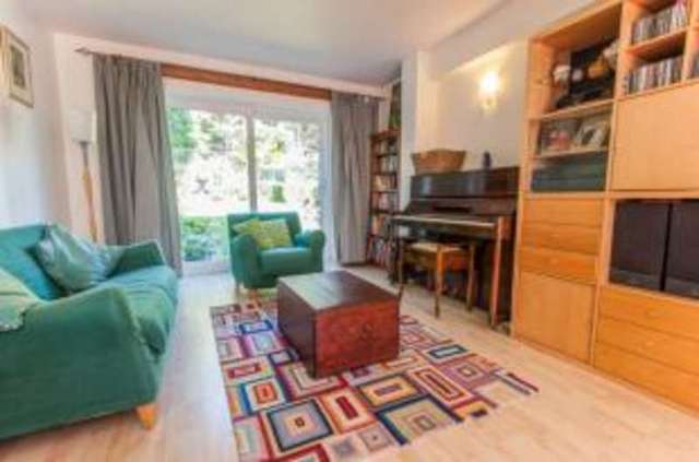  Image of 4 bedroom Detached house for sale in Turnville Close Lightwater GU18 at Lightwater Surrey Lightwater, GU18 5UA