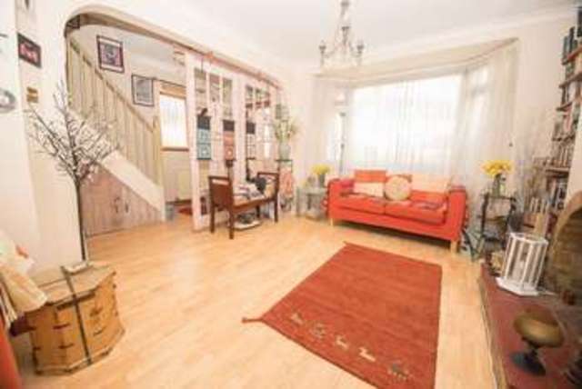  Image of 3 bedroom Semi-Detached house for sale in Linden Crescent St. Albans AL1 at Linden Crescent  St. Albans, AL1 5DD