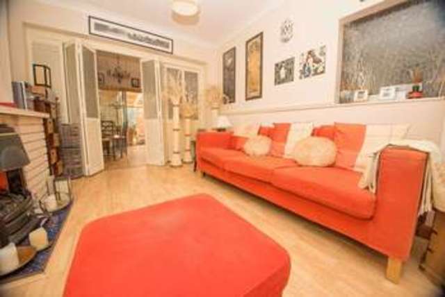  Image of 3 bedroom Semi-Detached house for sale in Linden Crescent St. Albans AL1 at Linden Crescent  St. Albans, AL1 5DD