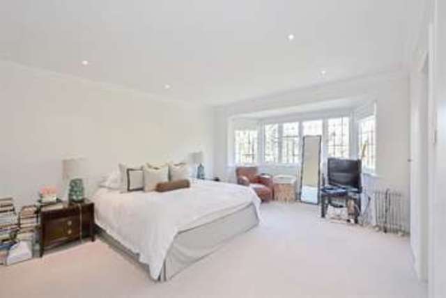  Image of 5 bedroom Detached house to rent in Linden Lea London N2 at Linden Lea Hampstead Garden Suburb Hampstead Garden Suburb, N2 0RF
