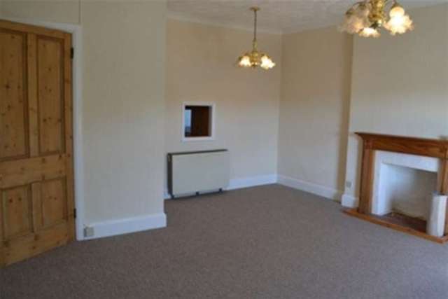  Image of 3 bedroom Flat to rent in Wadham Close Liskeard PL14 at Liskeard, PL14 3BE