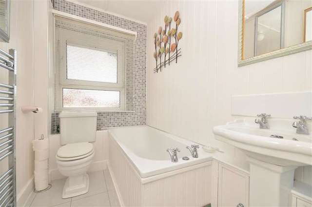  Image of 2 bedroom Flat for sale in London Road Portsmouth PO2 at Portsmouth Hampshire Portsmouth, PO2 9SD