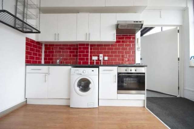  Image of 2 bedroom Flat to rent in Long Street London E2 at Old Street  Shoreditch, E2 8HJ