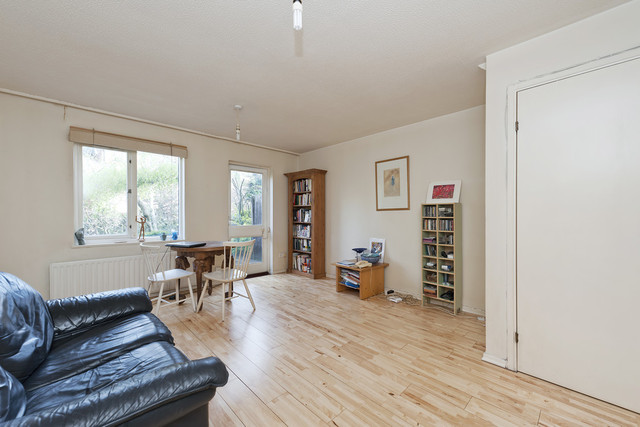  Image of 2 bedroom Semi-Detached house to rent in Hascombe Terrace Love Walk London SE5 at Love Walk Camberwell London, SE5 8SQ