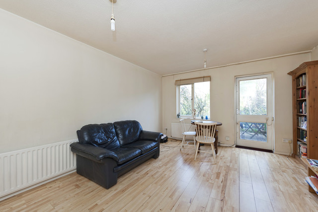  Image of 2 bedroom Semi-Detached house to rent in Hascombe Terrace Love Walk London SE5 at Love Walk Camberwell London, SE5 8SQ