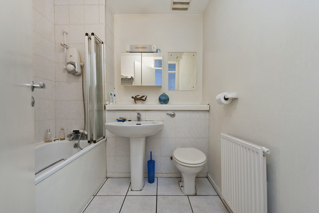  Image of 2 bedroom Semi-Detached house to rent in Hascombe Terrace Love Walk London SE5 at Love Walk Camberwell London, SE5 8SQ