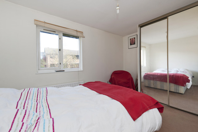  Image of 2 bedroom Semi-Detached house to rent in Hascombe Terrace Love Walk London SE5 at Love Walk Camberwell London, SE5 8SQ