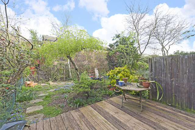  Image of 2 bedroom Semi-Detached house to rent in Hascombe Terrace Love Walk London SE5 at Love Walk Camberwell London, SE5 8SQ