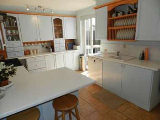  Image of 3 bedroom Terraced house for sale in Luton Road Toddington Dunstable LU5 at Luton Road  Toddington, LU5 6DF