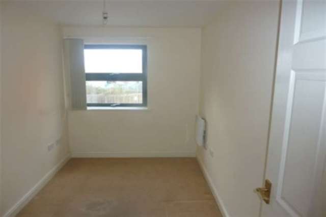  Image of 2 bedroom Flat to rent in Maltings Close London E3 at London, E3 3TD
